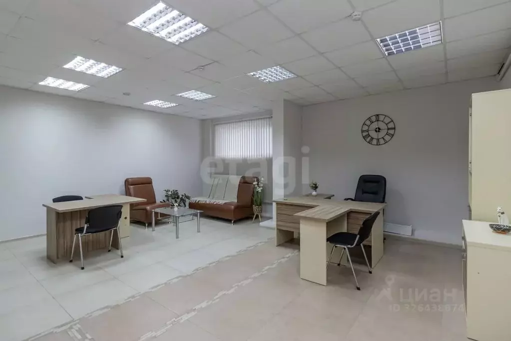 Офис в Тюменская область, Тюмень ул. Мельникайте, 125б (39 м) - Фото 1