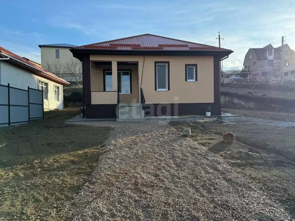 Дом в Крым, Симферопольский район, с. Доброе ул. Тынчлык (100 м) - Фото 2