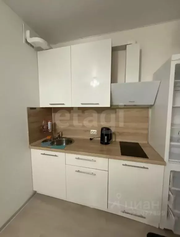 Студия Тюменская область, Тюмень ул. Владимира Бахарева, 1к1 (24.4 м) - Фото 2