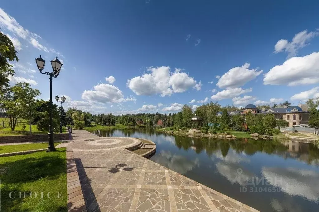 Участок в Московская область, Одинцовский городской округ, д. ... - Фото 1