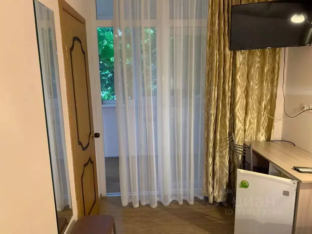 Комната Краснодарский край, Геленджик ул. Серафимовича, 14 - Фото 1