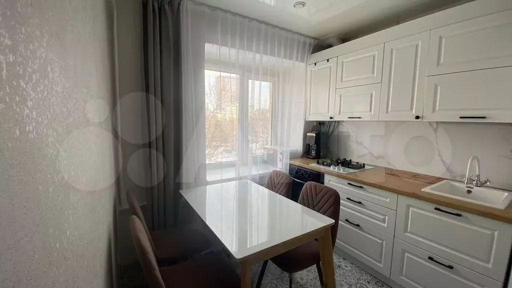 3-к. квартира, 56,5 м, 5/5 эт. - Фото 1
