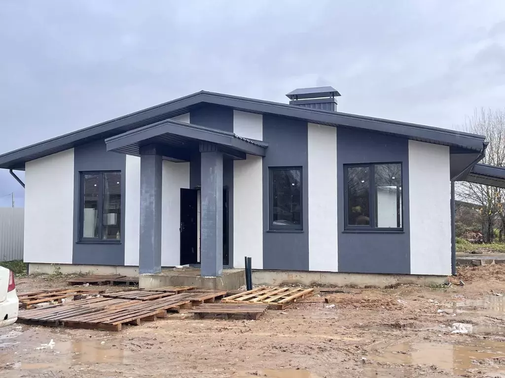 Дом в Смоленская область, Смоленский муниципальный округ, д. Быльники  ... - Фото 1