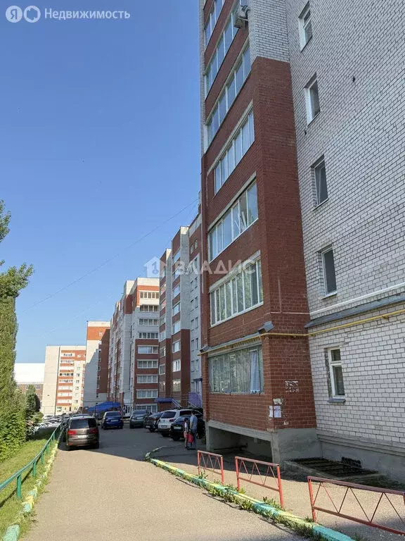 3-комнатная квартира: Октябрьский, проспект Ленина, 75А (73.5 м) - Фото 0
