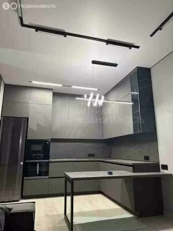 2-комнатная квартира: Тюмень, улица Николая Машарова, 4 (70 м) - Фото 0