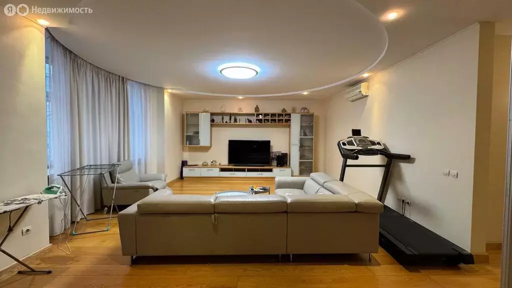 2-комнатная квартира: Екатеринбург, улица Карла Маркса, 25 (130 м) - Фото 1