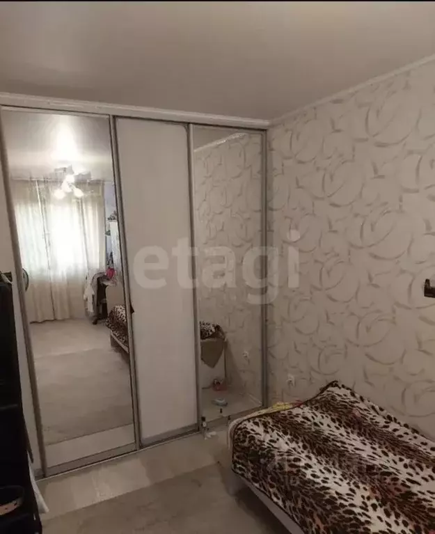 2-к кв. Алтайский край, Барнаул ул. Антона Петрова, 180 (45.7 м) - Фото 1