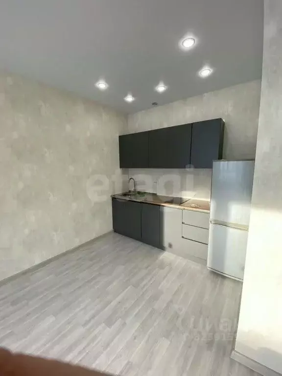 2-к кв. Тюменская область, Тюмень ул. Александра Звягина, 12 (41.0 м) - Фото 1