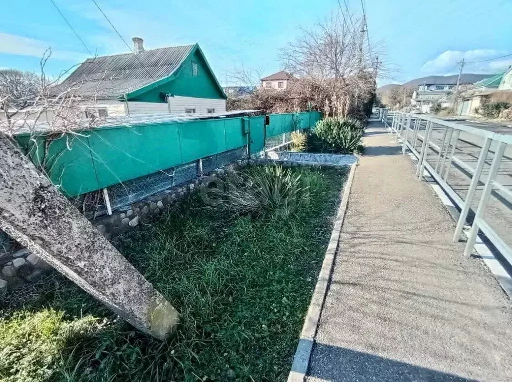 Дом в Краснодарский край, Геленджик городской округ, с. Криница ул. ... - Фото 1
