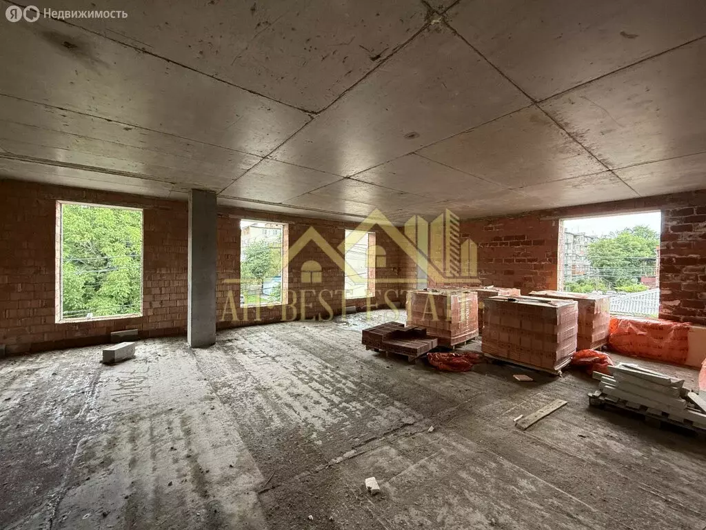 2-комнатная квартира: Владикавказ, улица Братьев Щукиных, 43 (76 м) - Фото 1