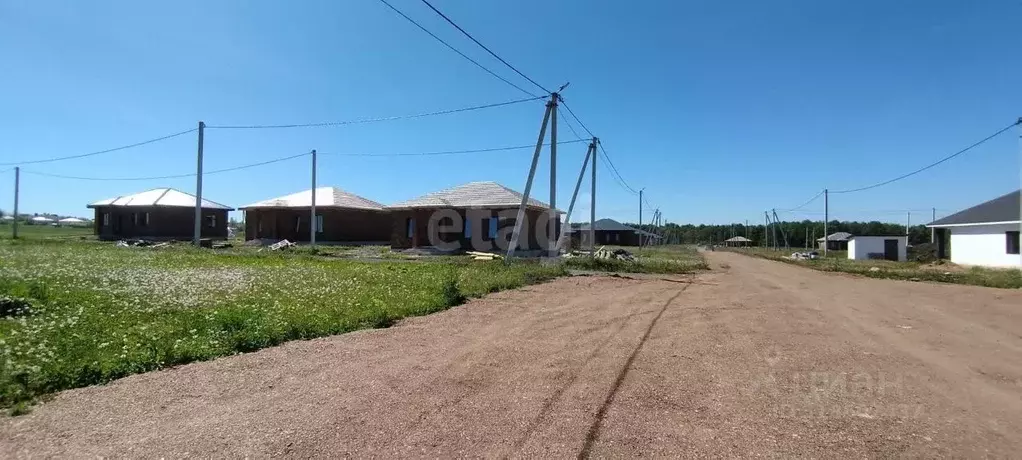 Дом в Башкортостан, Иглинский район, Акбердинский сельсовет, д. ... - Фото 1