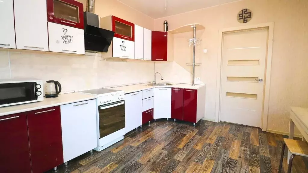 2-к кв. Амурская область, Благовещенск ул. Калинина, 142/4 (70.5 м) - Фото 1