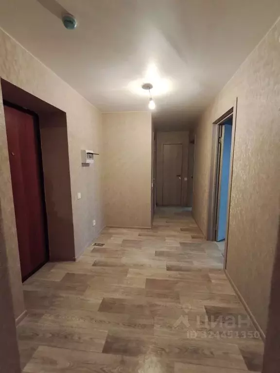 2-к кв. Саратовская область, Энгельс Волжский просп., 63А (70.8 м) - Фото 0