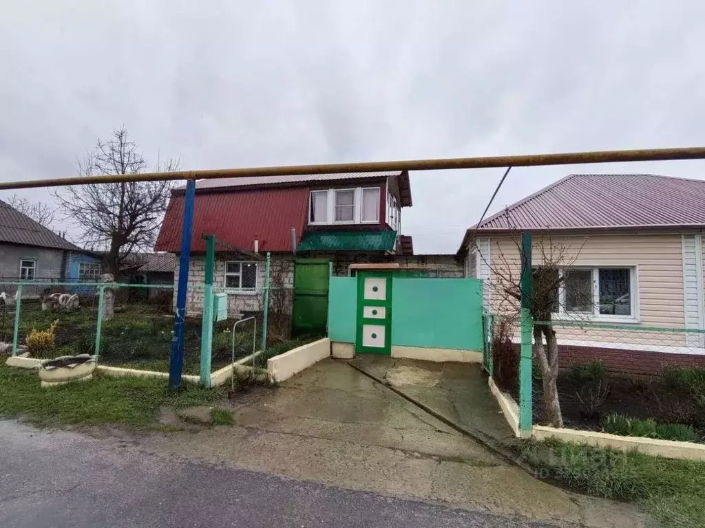 Дом в Белгородская область, Старооскольский городской округ, с. ... - Фото 1