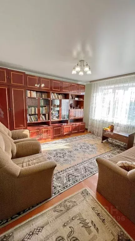 3-к кв. Калужская область, Киров ул. Жмакина, 49 (60.0 м) - Фото 1