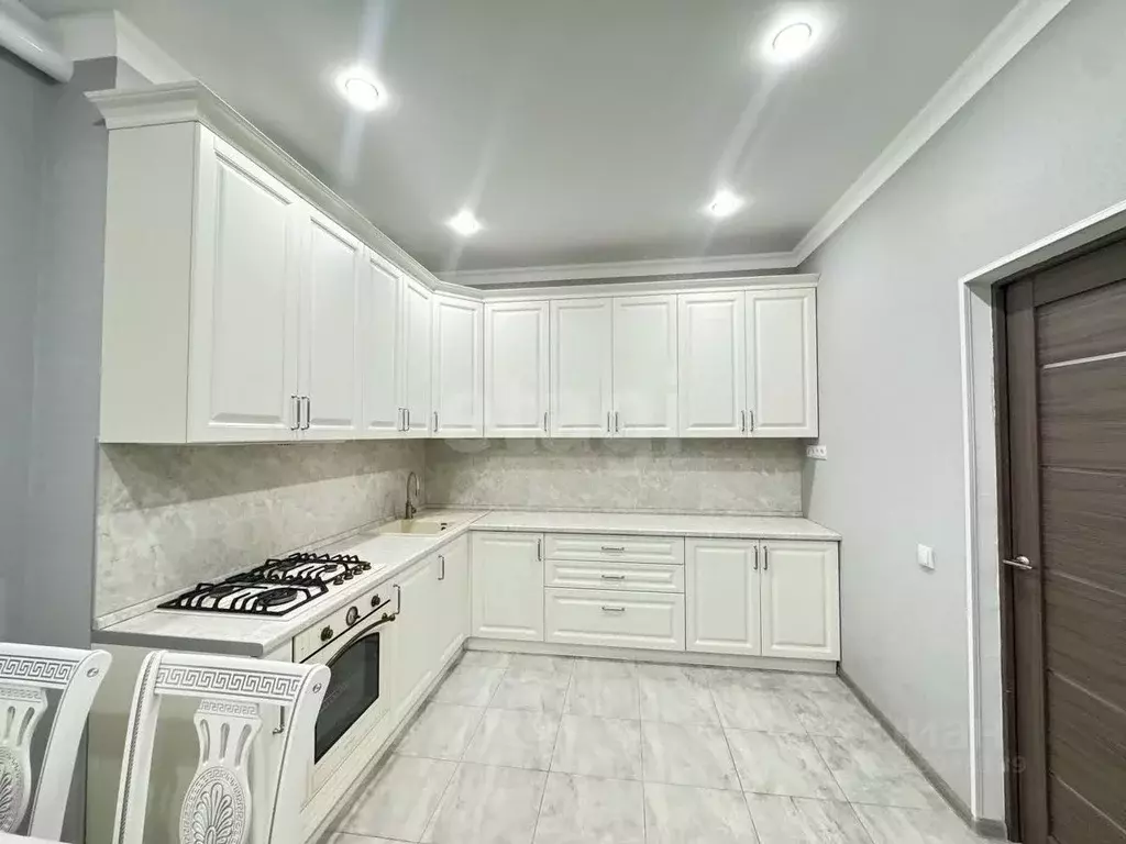 2-к кв. Северная Осетия, Владикавказ ул. Курсантов-Кировцев, 27А (60.0 ... - Фото 1