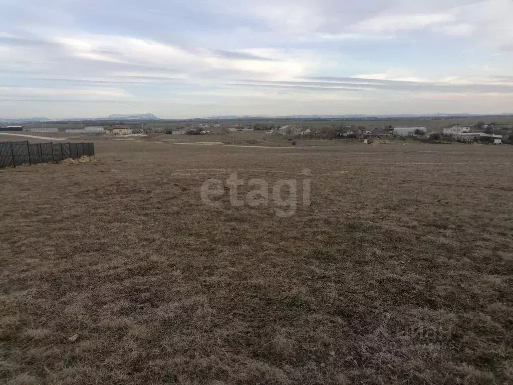 Участок в Крым, Симферопольский район, Перовское с/пос, с. Ключи ул. ... - Фото 1