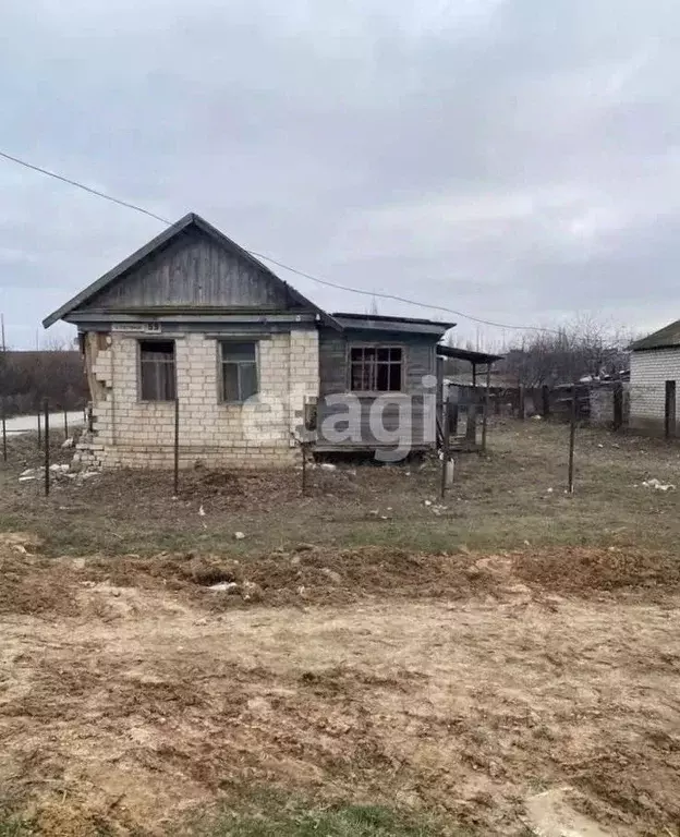 Дом в Волгоградская область, Иловлинский район, с. Лог ул. ... - Фото 0
