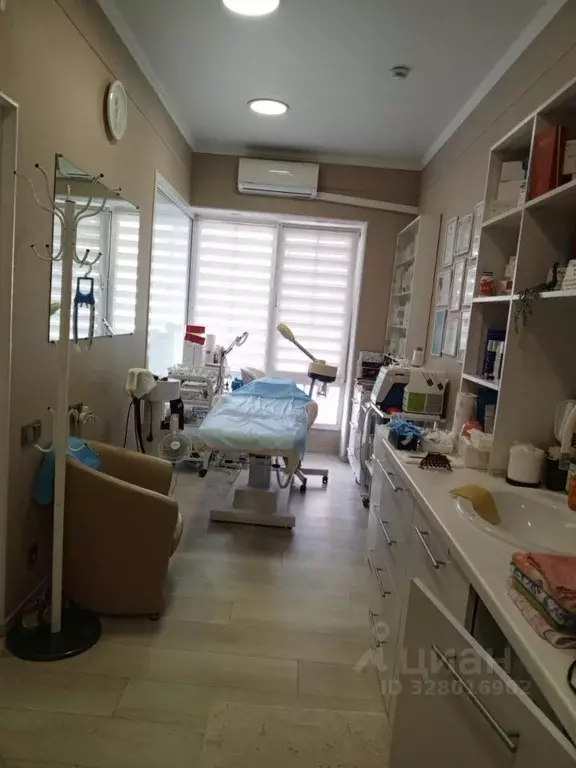 Помещение свободного назначения в Крым, Евпатория просп. Победы, ... - Фото 2