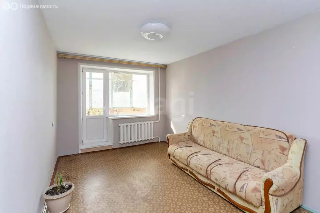2-комнатная квартира: Тюмень, улица Мельникайте, 135 (50 м) - Фото 0