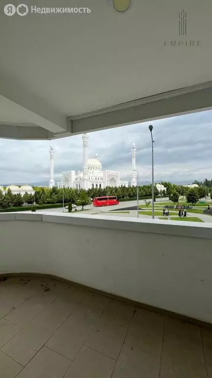 2-комнатная квартира: Шали, улица Сугаип-муллы Гайсумова, 4А (88 м) - Фото 0