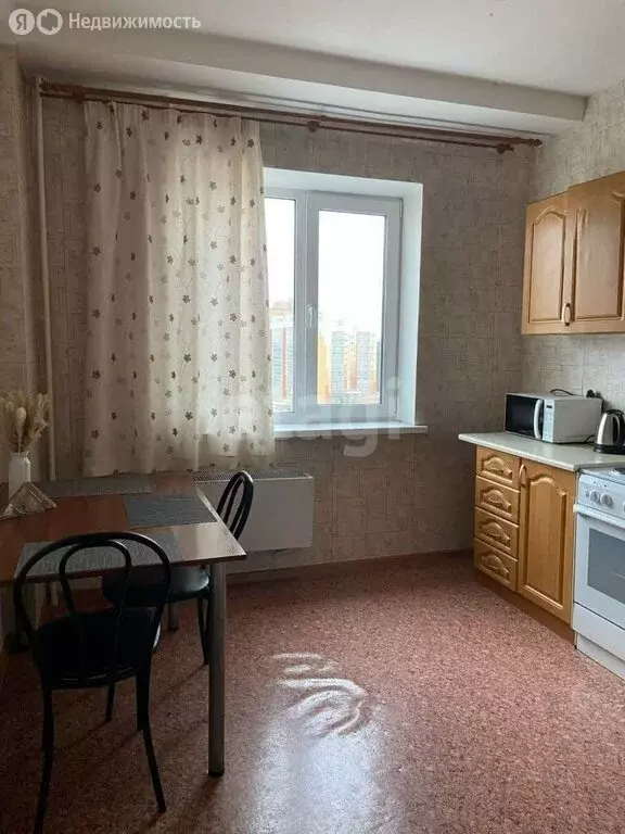 1-комнатная квартира: Томск, улица Архитекторов, 5 (37 м) - Фото 1