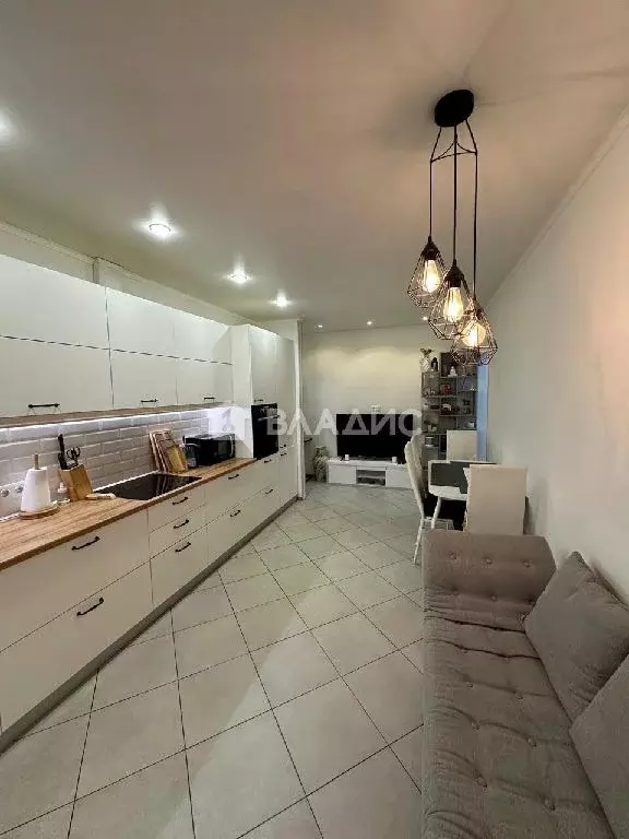 Продается 3-комнатная квартира - Фото 1