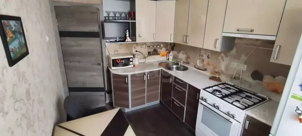 2-к кв. Башкортостан, Стерлитамак ул. Артема, 25 (50.7 м) - Фото 0