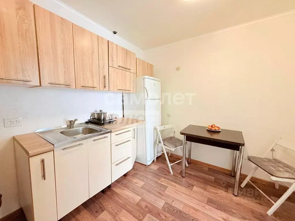 Комната Омская область, Омск ул. Вострецова, 2 (18.1 м) - Фото 1