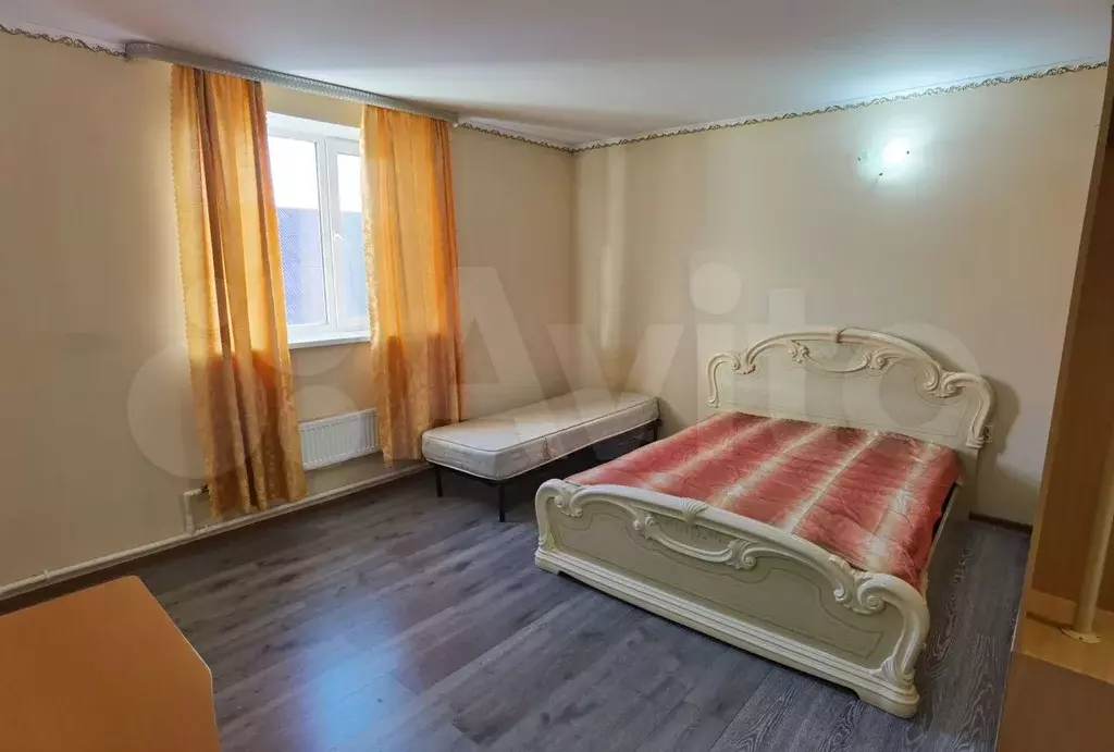 Комната 20 м в 1-к., 2/3 эт. - Фото 0