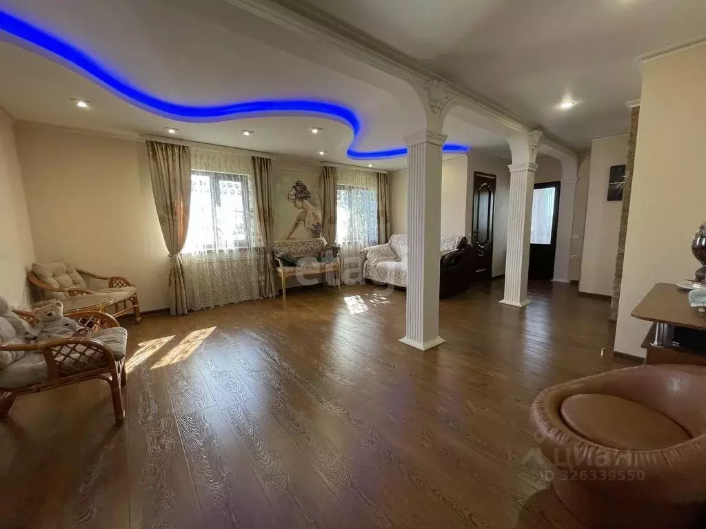 Дом в Камчатский край, Елизово Запорожная ул., 3А (320 м) - Фото 1