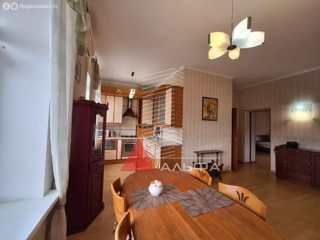 2-комнатная квартира: Евпатория, улица Фрунзе, 25 (66.8 м) - Фото 1