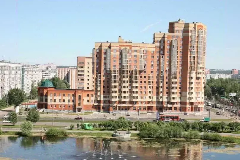 2-к кв. Татарстан, Казань ул. Фатыха Амирхана, 18/41 (55.0 м) - Фото 1