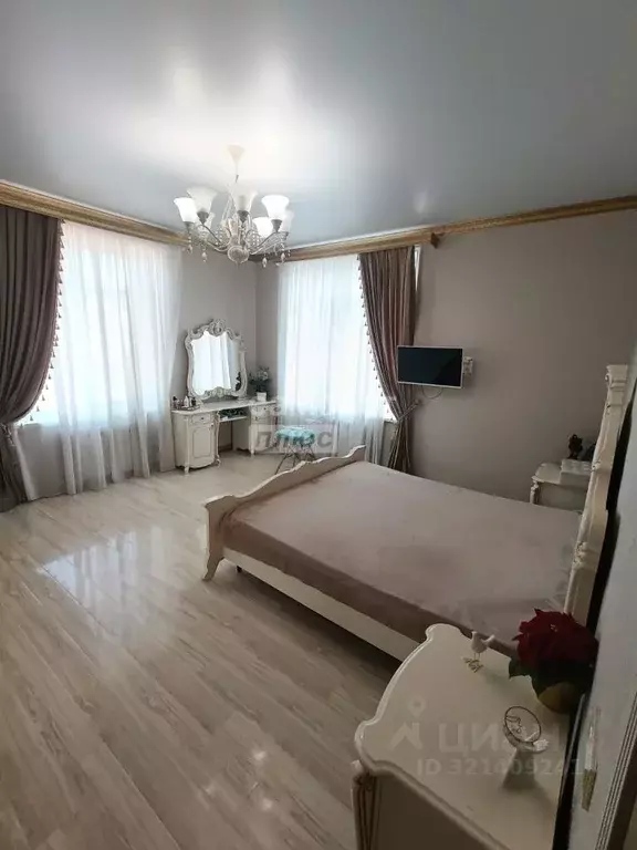 3-к кв. Кабардино-Балкария, Нальчик ул. Кешокова, 81 (90.0 м) - Фото 0
