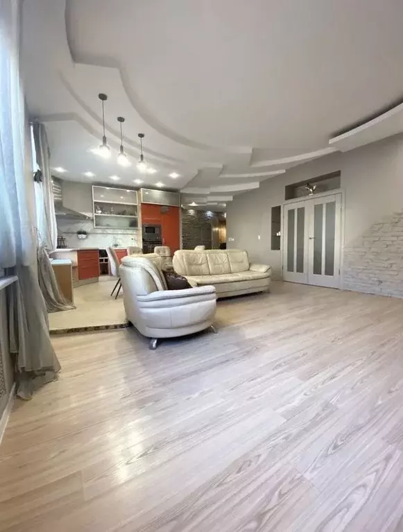 3-к кв. Мурманская область, Мурманск просп. Ленина, 70 (105.5 м) - Фото 1