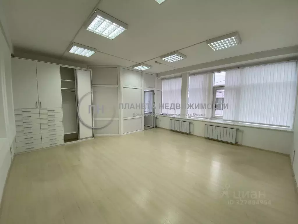 Офис в Омская область, Омск ул. Чапаева, 71 (114 м) - Фото 1