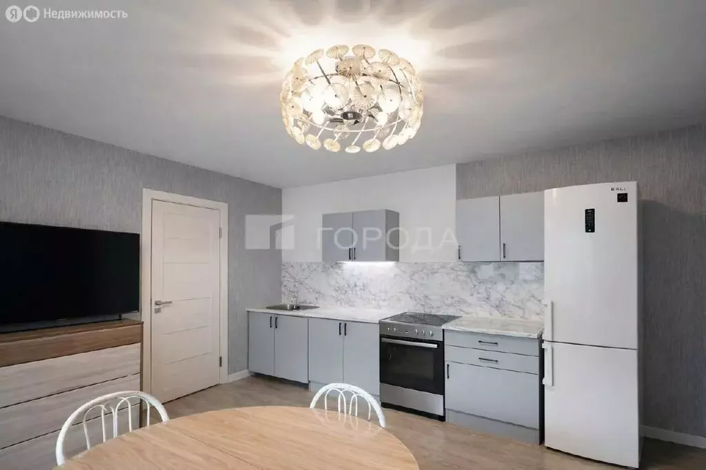 3-комнатная квартира: Барнаул, улица Малахова, 31 (64 м) - Фото 2