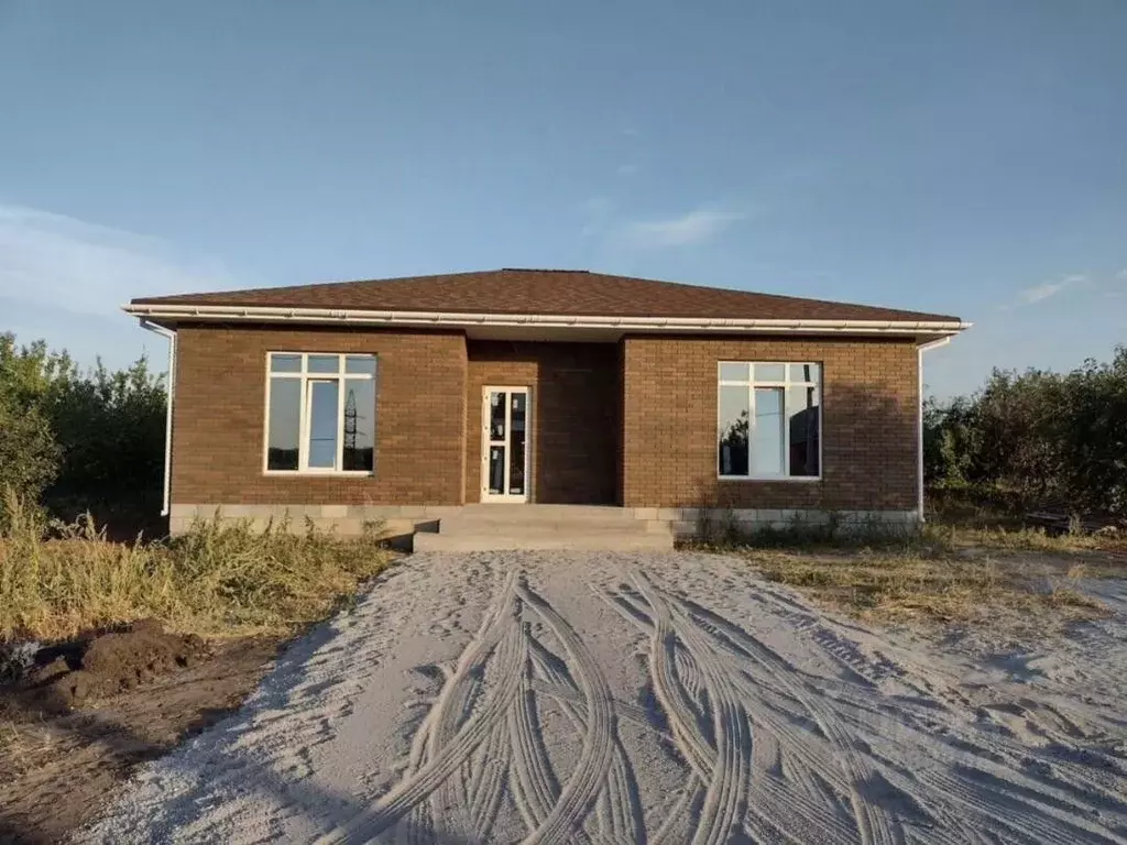 Дом в Белгородская область, Старооскольский городской округ, с. ... - Фото 1