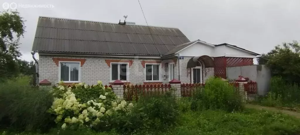 Дом в Локоть, улица Горького (74.2 м) - Фото 0