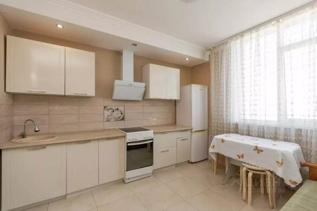 1-к кв. Оренбургская область, Оренбург Салмышская ул., 70 (36.6 м) - Фото 1