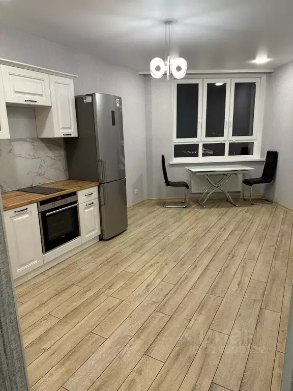 1-к кв. Свердловская область, Екатеринбург ул. Азина, 22/7 (45.0 м) - Фото 0