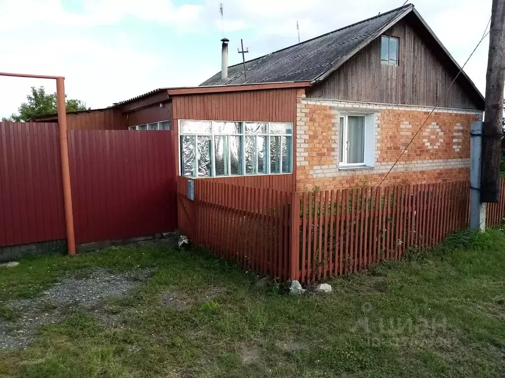 Дом в Курганская область, Петуховский муниципальный округ, пос. ... - Фото 0
