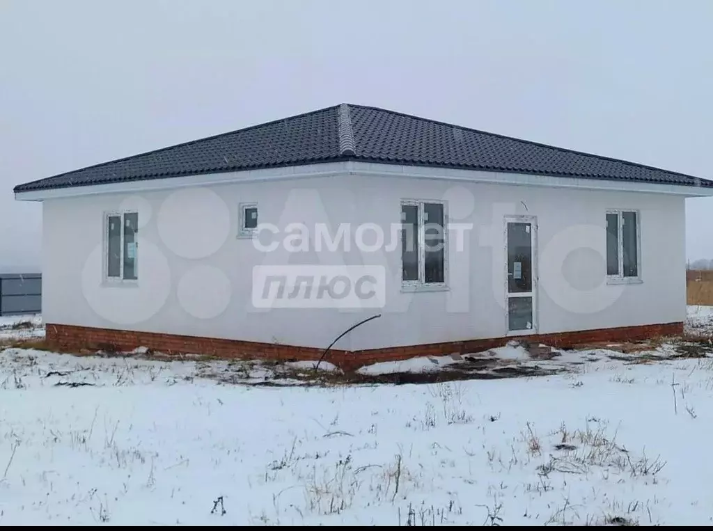 Дом в Курская область, Курский район, Моковский сельсовет, д. 1-я ... - Фото 0