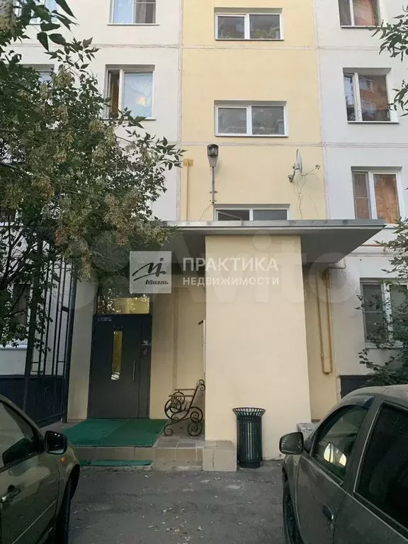 Комната 20 м в 3-к., 2/5 эт. - Фото 0
