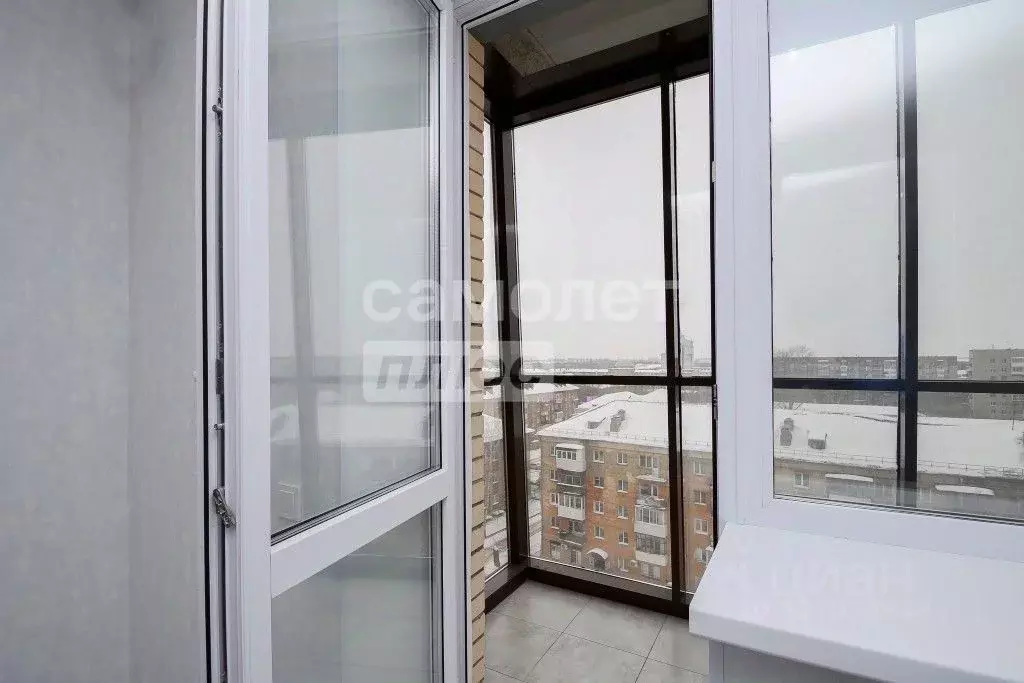 Студия Омская область, Омск ул. Маршала Жукова, 156 (33.1 м) - Фото 2