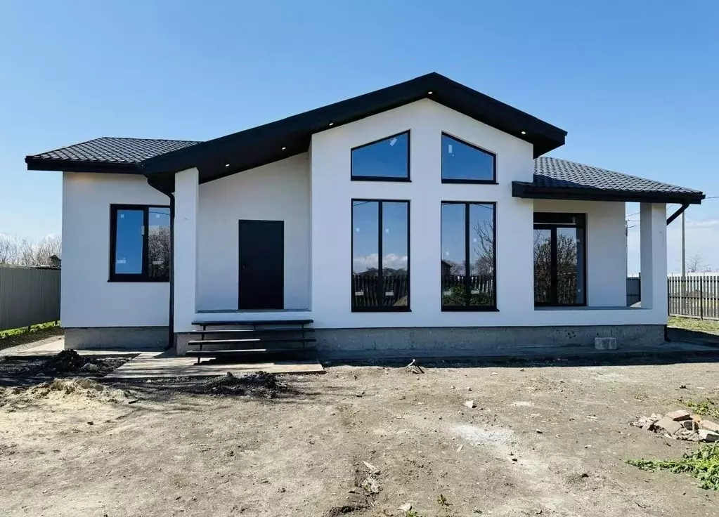 Дом в Краснодарский край, Ейское городское поселение, пос. Морской  ... - Фото 1
