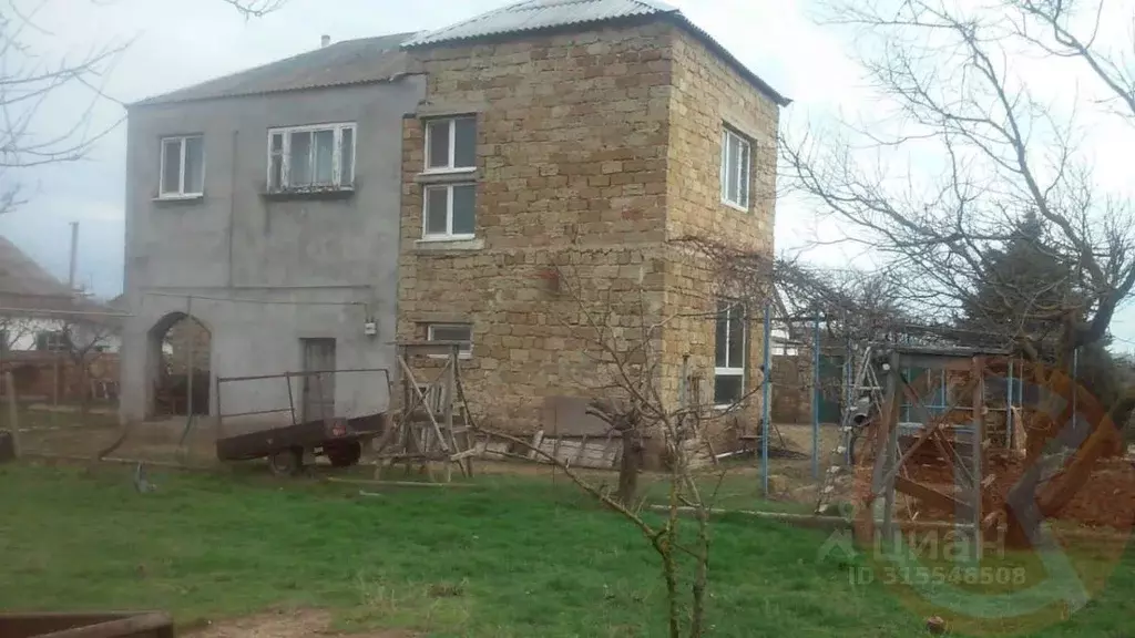 Дом в Крым, Раздольное пгт ул. Гаспринского, 8 (250 м) - Фото 1