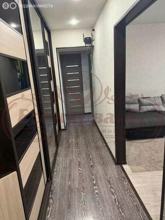 3-комнатная квартира: Курган, улица Карбышева, 2 (58.9 м) - Фото 1