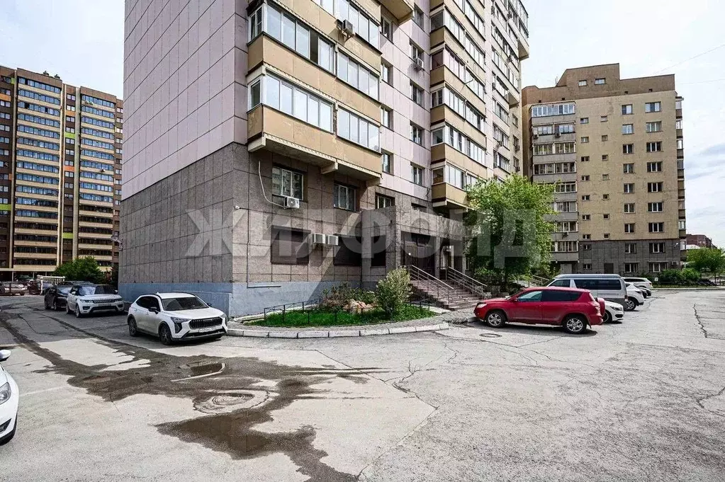 3-к кв. Новосибирская область, Новосибирск Военная ул., 9 (80.3 м) - Фото 1