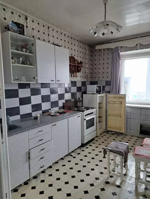 2-к кв. Хакасия, Абакан ул. Пушкина, 56Б (67.0 м) - Фото 1